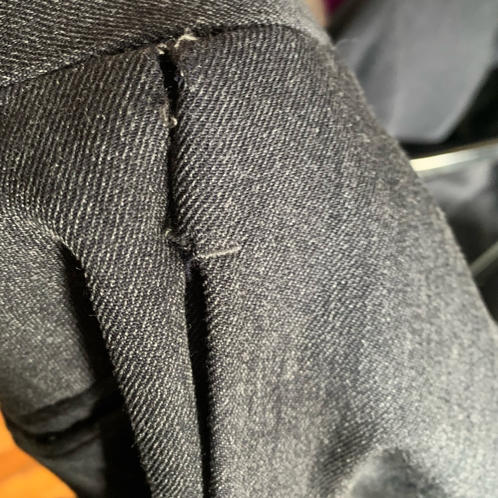 Ermenegildo Zegna Men’s Gray Wool Suit 48R(EU58) - Made In Switzerland- Flaws - Picture 7 of 15